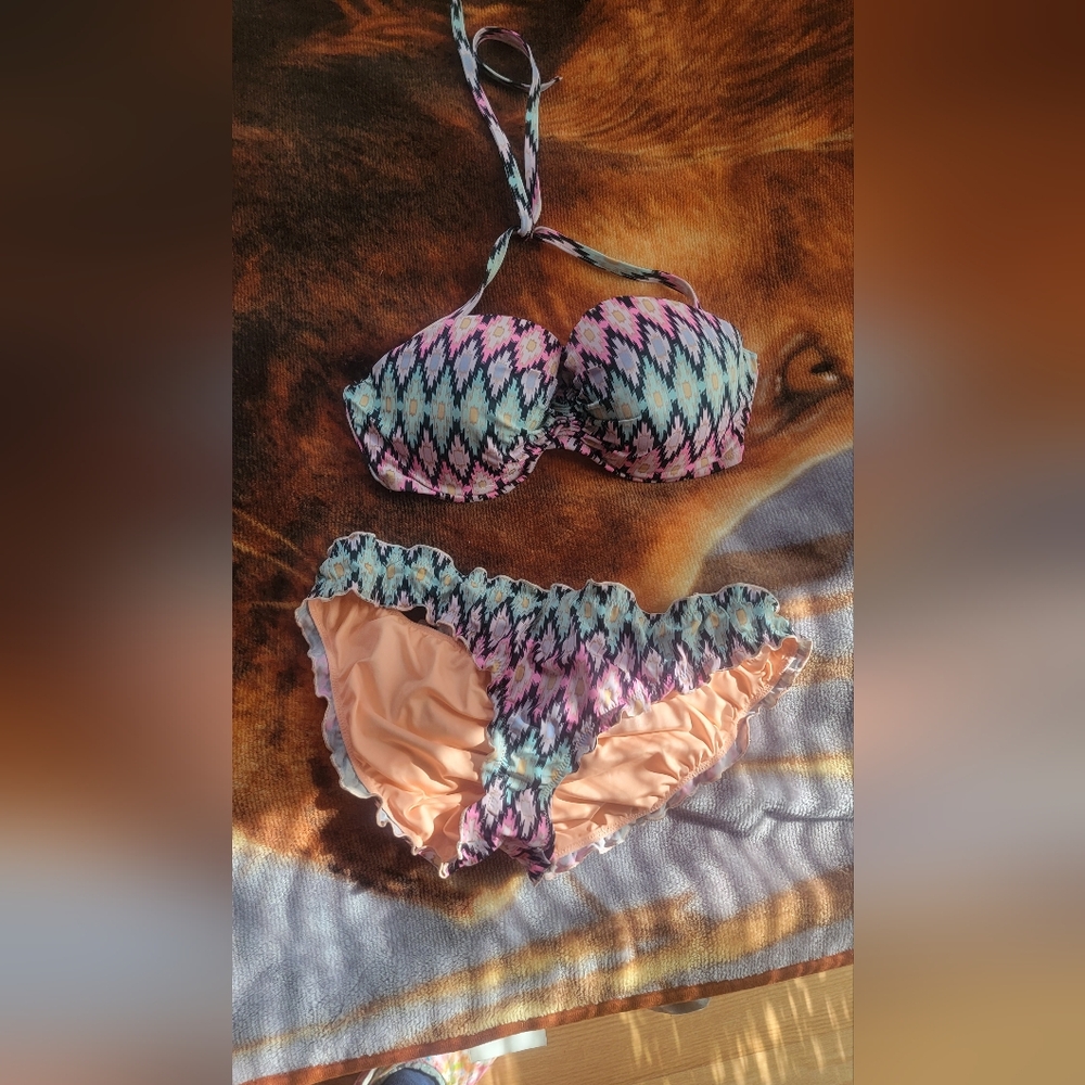 (SOLD)Victorias Secret Bikini Set